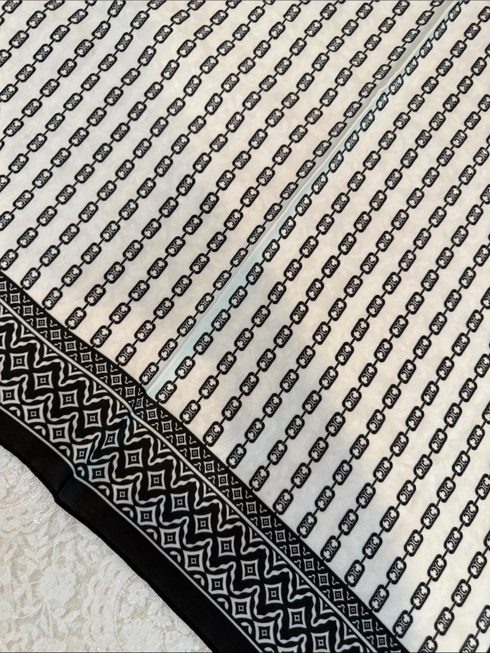 Black and White Geometric polyester Scarf - Picture 6 of 16